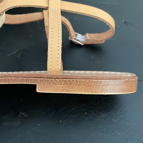 🔥nwt!  Leopard t-strap flat sandal - Picture 9 of 9